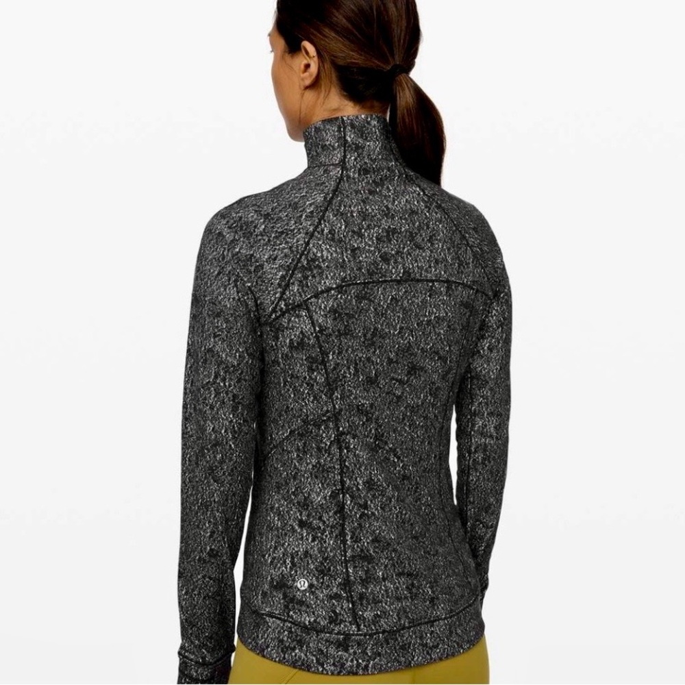 Lululemon Outrun the Elements 1/2 Zip